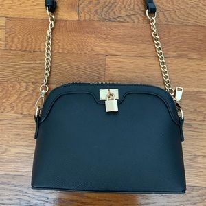 Women black purse crossbody